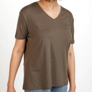 Nui Plunge Tee Short Sleeve V Neck Crocodile Color Merino Wool Extra Large